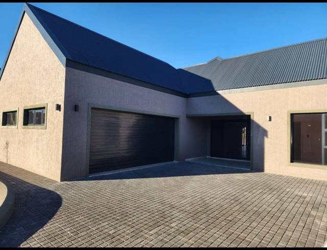 3 BEDROOM HOUSE FOR SALE IN HERON BANKS GOLF ESTATE